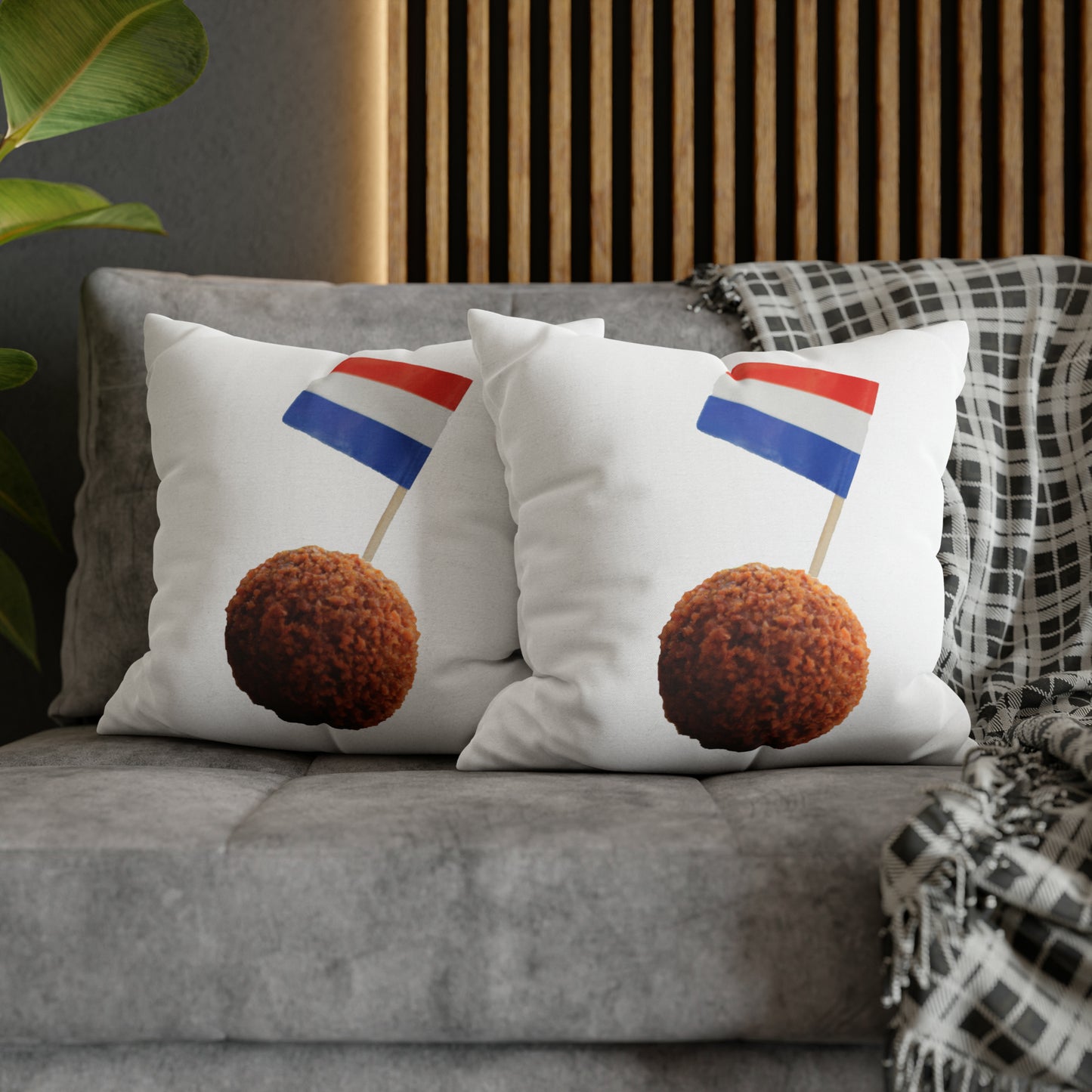 Twee kussenslopen met Nederlandse vlag in bitterbal