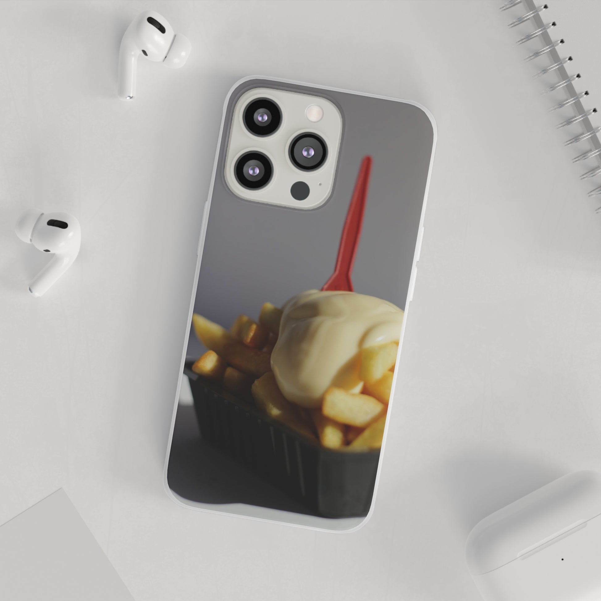 Telefoonhoesje patatje met op tafel